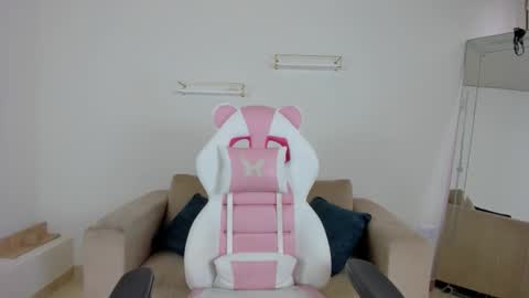    online show from November 28, 2025, 12:19 pm