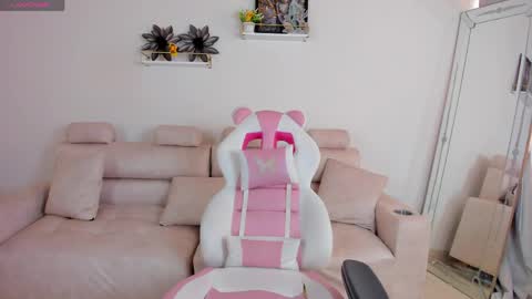    online show from May 26, 2026, 12:23 pm
