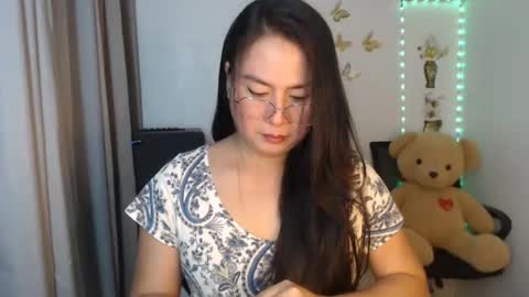 Snapshot of _arah chatting on October 2, 2025, 12:01 pm arah online show from October 2, 2025, 12:01 pm