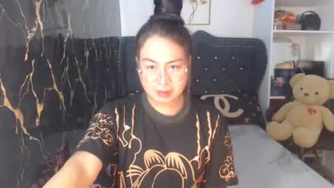 Snapshot of _arah chatting on October 10, 2025, 1:21 pm arah online show from October 10, 2025, 1:21 pm