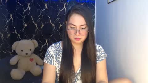 Snapshot of _arah chatting on October 22, 2025, 2:45 am arah online show from October 22, 2025, 2:45 am