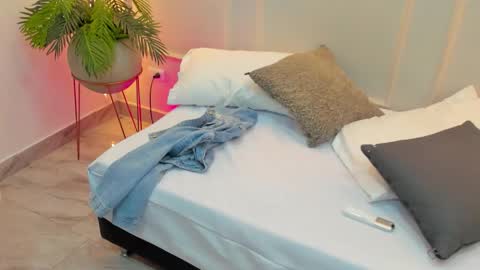 _arianasweet online show from November 23, 2025, 8:19 pm