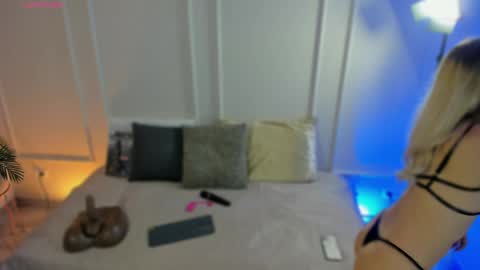 _arianasweet online show from April 3, 2026, 7:12 pm