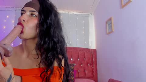 Snapshot of _aurora_moon chatting on December 19, 2024, 4:46 pm Aurora online show from December 19, 2024, 4:46 pm