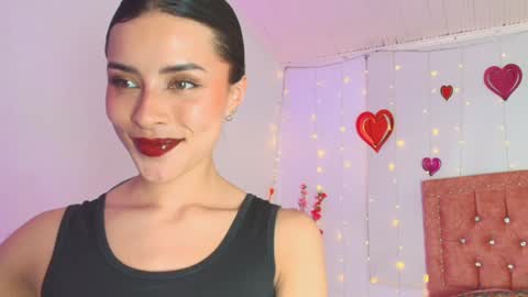 Snapshot of _aurora_moon chatting on February 6, 2025, 7:18 pm Aurora online show from February 6, 2025, 7:18 pm