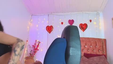 Snapshot of _aurora_moon chatting on February 11, 2025, 10:07 pm Aurora online show from February 11, 2025, 10:07 pm