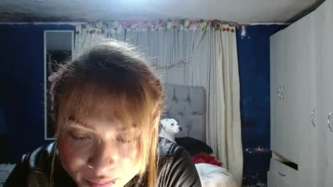 _azalea_65 online show from September 19, 2025, 2:13 am