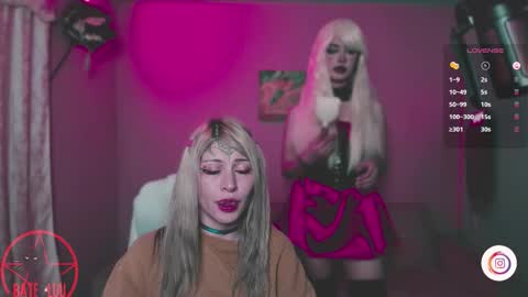 Lunita  online show from October 8, 2025, 7:39 am