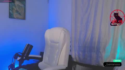 Snapshot of _baterchatur chatting on January 14, 2026, 4:45 pm Lunita online show from January 14, 2026, 4:45 pm