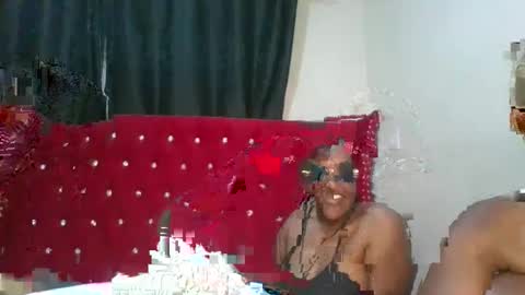 Snapshot of _beechaser chatting on October 21, 2025, 9:21 am _beechaser online show from October 21, 2025, 9:21 am