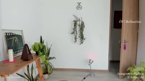 Snapshot of _bellaela chatting on November 9, 2025, 9:02 pm Ella online show from November 9, 2025, 9:02 pm