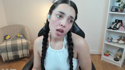 Snapshot of _bellaevans_ chatting on January 20, 2025, 9:03 am Bella Evans online show from January 20, 2025, 9:03 am