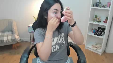 Bella Evans online show from March 3, 2026, 5:46 am