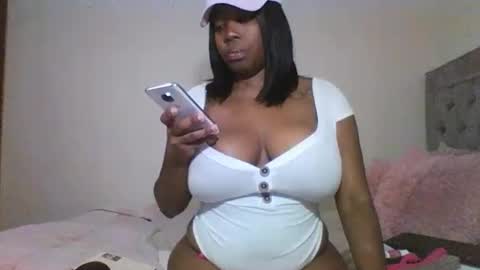 _bigtits online show from April 5, 2026, 2:20 am