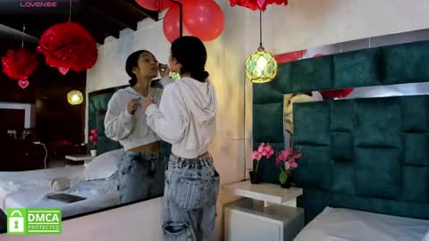 _bonnyandclyde online show from February 18, 2026, 12:01 pm