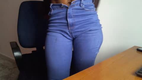 Snapshot of _bunny_b chatting on December 22, 2024, 11:00 am I will be back soon online show from December 22, 2024, 11:00 am