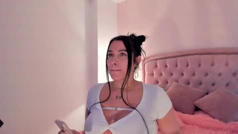 Snapshot of _cailyn chatting on October 10, 2025, 9:58 pm cailyn online show from October 10, 2025, 9:58 pm