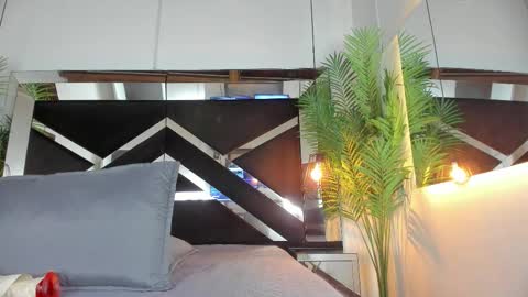 Candy online show from September 29, 2025, 6:24 pm