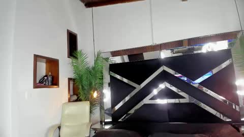 Candy online show from November 6, 2025, 6:09 pm