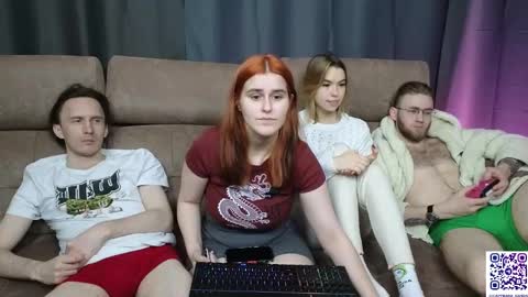 _capybara0_0 online show from February 5, 2025, 3:52 pm