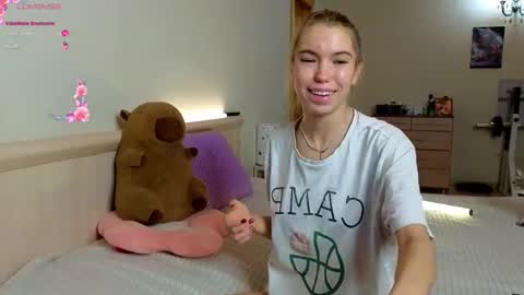 _capybara0_0 online show from November 30, 2025, 9:08 pm