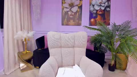 _carlawhite_ online show from November 27, 2025, 4:47 am