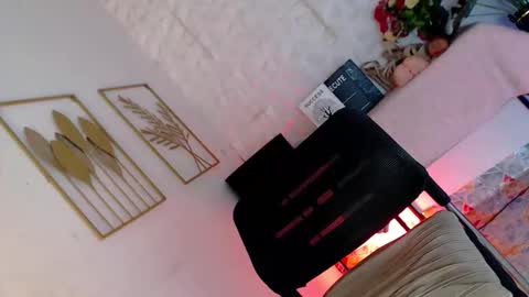 Snapshot of _caroline69 chatting on February 6, 2026, 6:51 am Caroline online show from February 6, 2026, 6:51 am