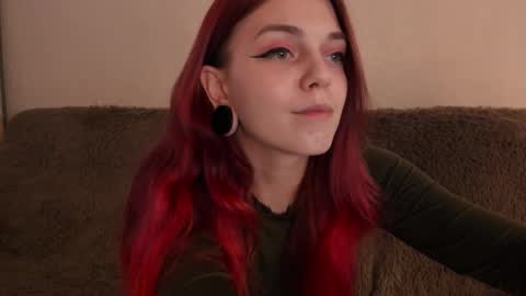 Snapshot of _caroline_coy chatting on November 5, 2025, 12:16 pm Caroline online show from November 5, 2025, 12:16 pm