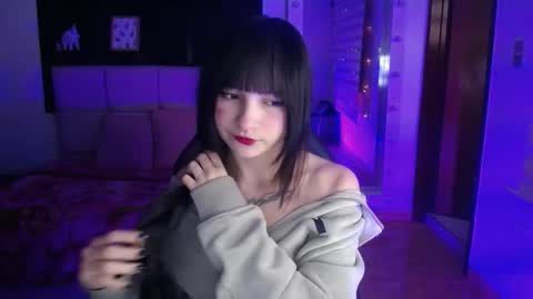 _charlotte_collins_ online show from January 6, 2026, 2:43 pm