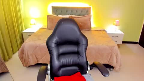 Charlote online show from September 13, 2025, 9:25 pm