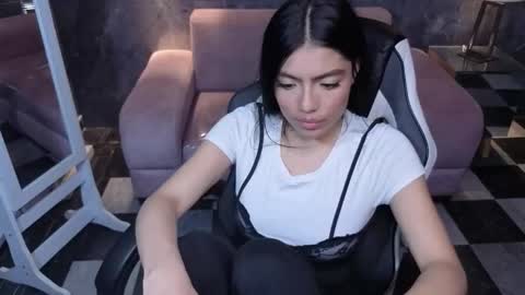 _charlottee_b online show from March 24, 2026, 8:25 pm