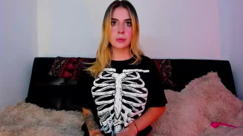  Chloe  online show from February 18, 2025, 3:53 am