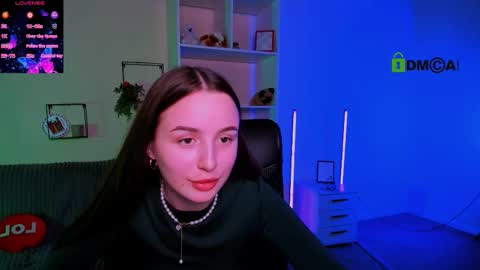 Snapshot of _creamy_queen chatting on October 15, 2025, 12:49 pm _creamy_queen online show from October 15, 2025, 12:49 pm