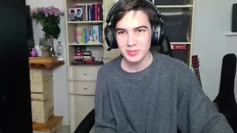 _crise_next_door_ online show from October 29, 2025, 4:31 pm