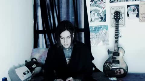 Snapshot of _cuervo_sk8 chatting on December 1, 2025, 7:41 pm JC online show from December 1, 2025, 7:41 pm