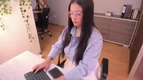 _danielamartinez online show from October 21, 2025, 2:07 pm