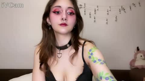 Kate online show from December 6, 2024, 1:55 pm