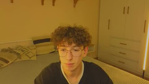 _dream_boys_ online show from October 26, 2025, 6:36 pm