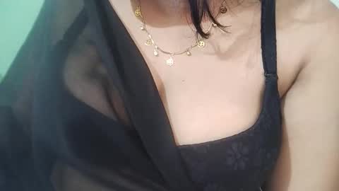 Snapshot of _dreamgirl_0 chatting on February 23, 2026, 12:52 am _dreamgirl_0 online show from February 23, 2026, 12:52 am