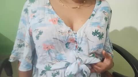 Snapshot of _dreamgirl_0 chatting on February 28, 2026, 9:54 am _dreamgirl_0 online show from February 28, 2026, 9:54 am