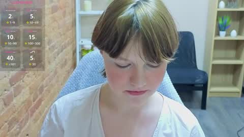 Luna    online show from April 17, 2026, 3:48 pm