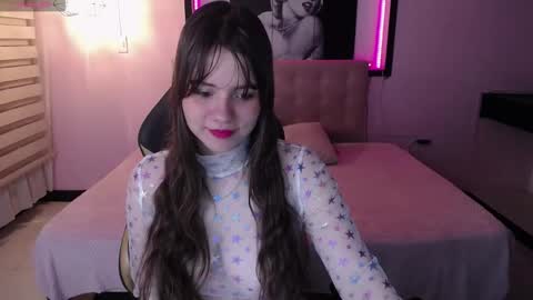 Snapshot of _emaa_ chatting on October 29, 2025, 2:30 pm _emaa_ online show from October 29, 2025, 2:30 pm