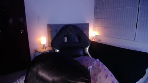 Snapshot of _emaa_ chatting on November 3, 2025, 1:01 pm _emaa_ online show from November 3, 2025, 1:01 pm