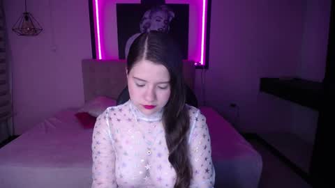 Snapshot of _emaa_ chatting on November 15, 2025, 12:34 pm _emaa_ online show from November 15, 2025, 12:34 pm