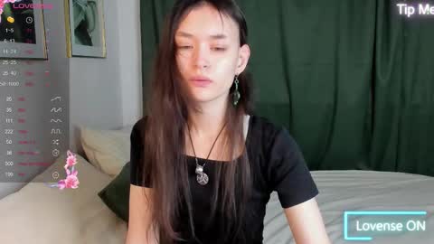 _emily__strike_ online show from November 6, 2025, 10:05 am