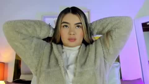 Snapshot of _emily_r chatting on October 9, 2025, 12:03 pm Isabella online show from October 9, 2025, 12:03 pm