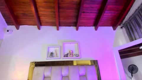 Snapshot of _emily_r chatting on October 14, 2025, 11:55 am Isabella online show from October 14, 2025, 11:55 am