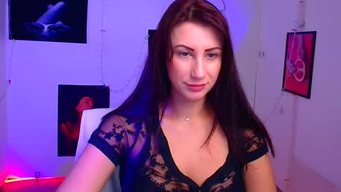 Snapshot of _emma_lay chatting on December 14, 2024, 7:07 am Emma online show from December 14, 2024, 7:07 am