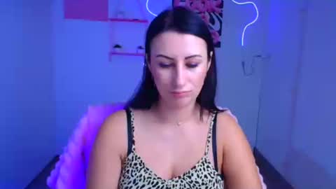 Snapshot of _emma_lay chatting on November 3, 2025, 12:50 pm Emma online show from November 3, 2025, 12:50 pm