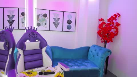 Snapshot of _emmag__ chatting on September 13, 2025, 3:50 am Ema online show from September 13, 2025, 3:50 am
